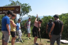 Τοποθετώντας την πινακίδα (WWF)
