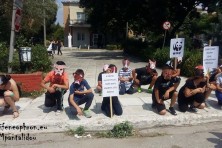 Έξω από το Δημαρχείο
